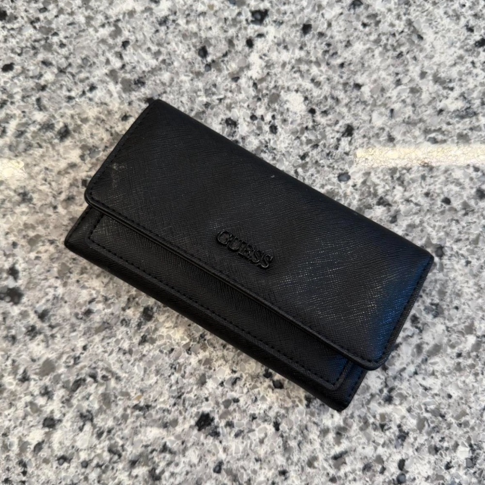 GUESS Elegant Black Wallet